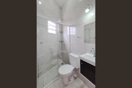 Banheiro Social de casa para alugar com 1 quarto, 32m² em Baeta Neves, São Bernardo do Campo