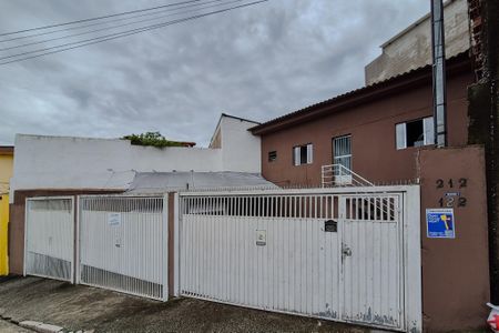 Casa para alugar com 32m², 1 quarto e sem vaga Casa para alugar com 32m², 1 quarto e sem vagaFachada