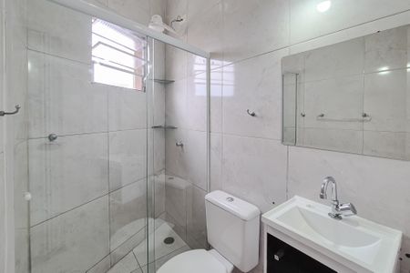 Banheiro Social de casa para alugar com 1 quarto, 32m² em Baeta Neves, São Bernardo do Campo