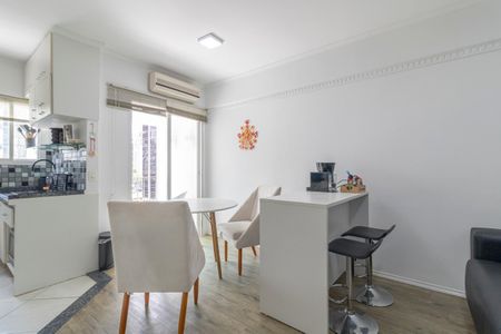 Apartamento à venda com 40m², 1 quarto e 1 vaga Apartamento à venda com 40m², 1 quarto e 1 vagaSala