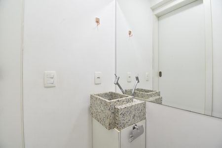 Lavabo de apartamento para alugar com 2 quartos, 67m² em Bigorrilho, Curitiba