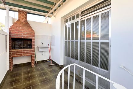 Casa para alugar com 111m², 3 quartos e 1 vaga Casa para alugar com 111m², 3 quartos e 1 vagaSacada