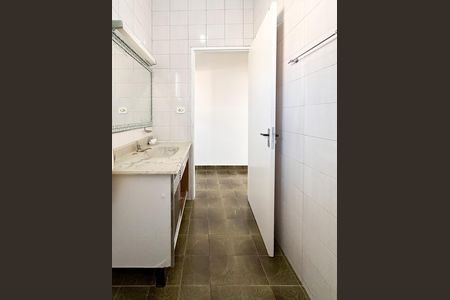 Casa para alugar com 111m², 3 quartos e 1 vaga Casa para alugar com 111m², 3 quartos e 1 vagaBanheiro Social