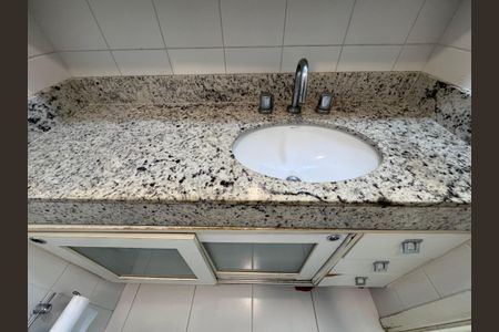 Apartamento para alugar com 73m², 2 quartos e 1 vagaBanheiro da Suíte