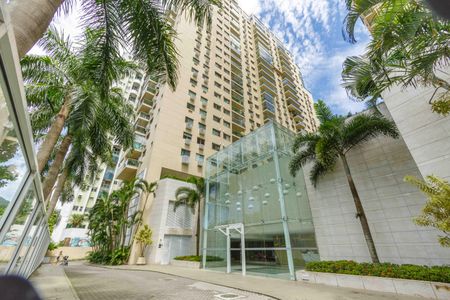 Apartamento para alugar com 73m², 2 quartos e 1 vagaFachada