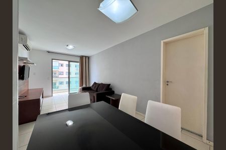 Sala de apartamento para alugar com 2 quartos, 73m² em Recreio dos Bandeirantes, Rio de Janeiro