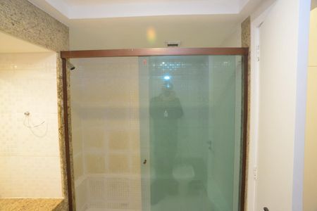 Apartamento à venda com 185m², 4 quartos e 3 vagasBanheiro da Suíte 2