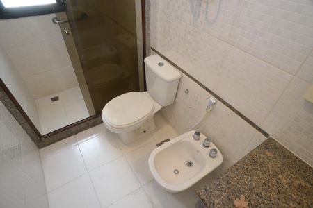 Apartamento à venda com 185m², 4 quartos e 3 vagasBanheiro Suíte