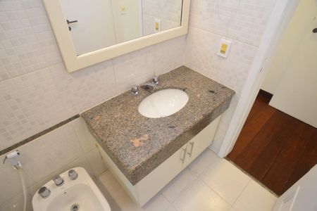Apartamento à venda com 185m², 4 quartos e 3 vagasBanheiro da Suíte 1