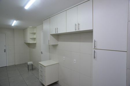 Apartamento à venda com 185m², 4 quartos e 3 vagasCozinha