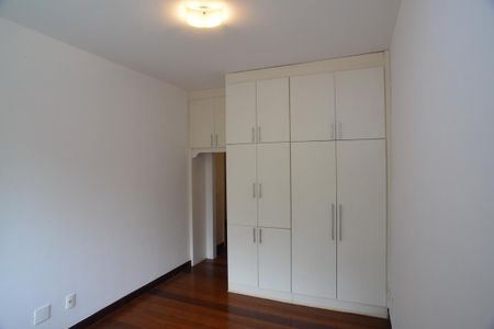 Apartamento à venda com 185m², 4 quartos e 3 vagasSuíte 2