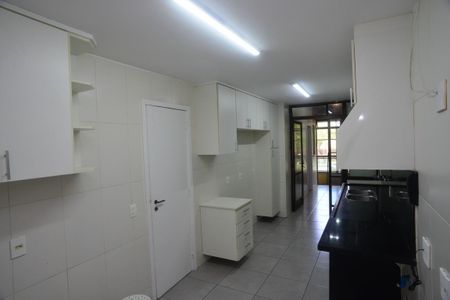 Apartamento à venda com 185m², 4 quartos e 3 vagasCozinha