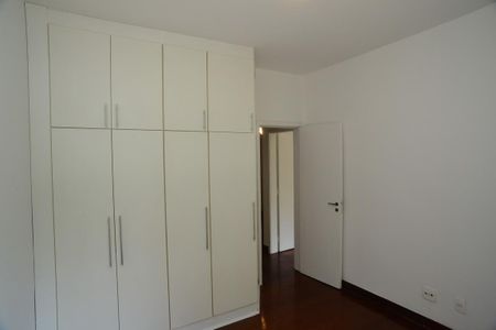 Apartamento à venda com 185m², 4 quartos e 3 vagasQuarto 2