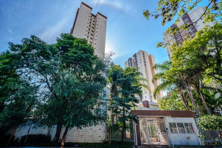 Apartamento para alugar com 62m², 2 quartos e 1 vaga Apartamento para alugar com 62m², 2 quartos e 1 vagaFachada