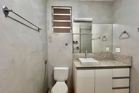 Apartamento para alugar com 166m², 4 quartos e 1 vaga Apartamento para alugar com 166m², 4 quartos e 1 vagaBanheiro da suíte