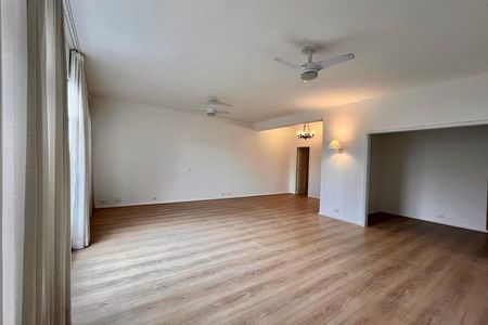 Apartamento para alugar com 166m², 4 quartos e 1 vaga Apartamento para alugar com 166m², 4 quartos e 1 vagaSala