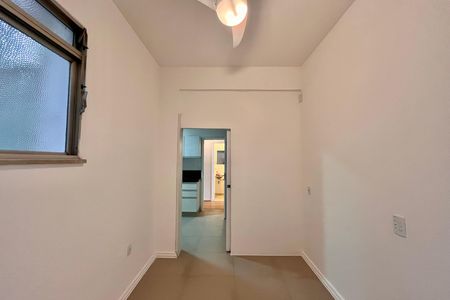Apartamento para alugar com 166m², 4 quartos e 1 vaga Apartamento para alugar com 166m², 4 quartos e 1 vagaCorredor