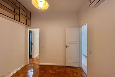 Apartamento para alugar com 166m², 4 quartos e 1 vaga Apartamento para alugar com 166m², 4 quartos e 1 vagaQuarto 3