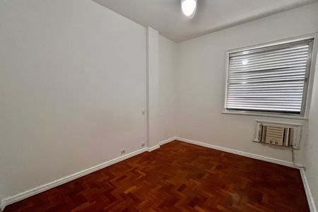 Apartamento para alugar com 166m², 4 quartos e 1 vaga Apartamento para alugar com 166m², 4 quartos e 1 vagaQuarto