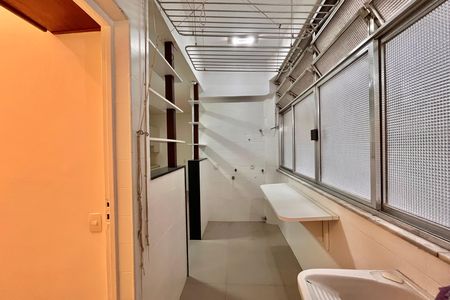 Apartamento para alugar com 166m², 4 quartos e 1 vaga Apartamento para alugar com 166m², 4 quartos e 1 vagaÁrea de Serviço