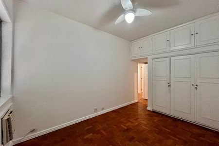 Apartamento para alugar com 166m², 4 quartos e 1 vaga Apartamento para alugar com 166m², 4 quartos e 1 vagaQuarto
