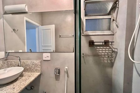Apartamento para alugar com 166m², 4 quartos e 1 vaga Apartamento para alugar com 166m², 4 quartos e 1 vagaBanheiro social