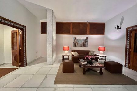 Apartamento para alugar com 166m², 4 quartos e 1 vaga Apartamento para alugar com 166m², 4 quartos e 1 vagaHall de entrada