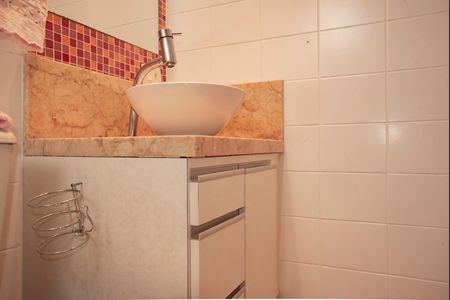 Apartamento à venda com 56m², 2 quartos e 2 vagasBanheiro da Suíte