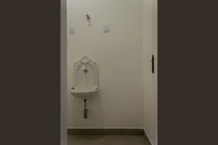 Casa para alugar com 403m², 4 quartos e 4 vagasLavabo