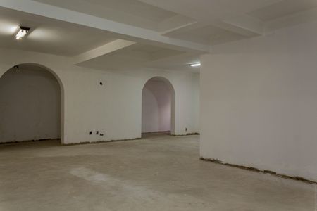 Casa para alugar com 403m², 4 quartos e 4 vagasSalão