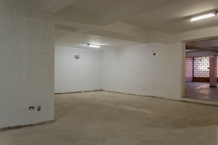 Casa para alugar com 403m², 4 quartos e 4 vagasSalão