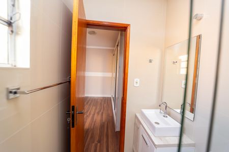 Casa à venda com 75m², 2 quartos e 2 vagas Casa à venda com 75m², 2 quartos e 2 vagasBanheiro do Quarto 2