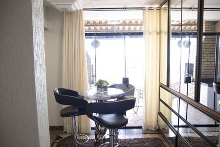 Sala de TV de apartamento para alugar com 3 quartos, 100m² em Setor Aeroporto, Goiânia