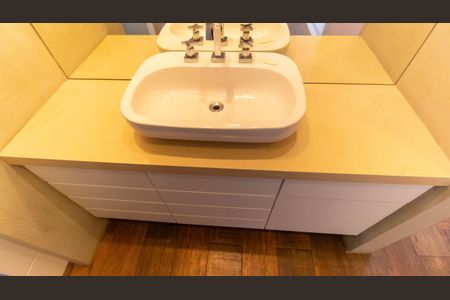 Apartamento à venda com 100m², 1 quarto e 2 vagasBanheiro da Suite