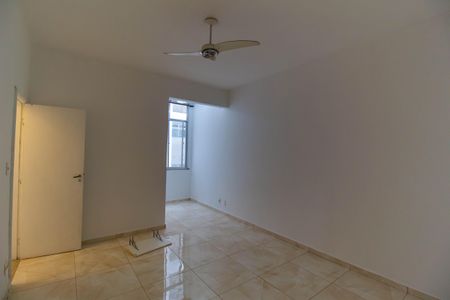 Apartamento à venda com 70m², 2 quartos e sem vagaSala