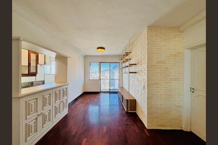 Apartamento para alugar com 92m², 2 quartos e 1 vagaSala