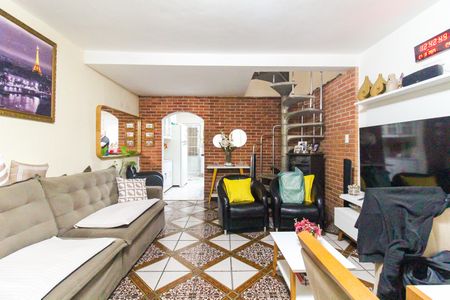 Casa de condomínio à venda com 170m², 2 quartos e 1 vagaSala