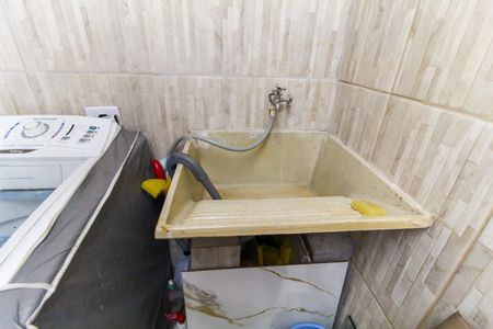 Casa de condomínio à venda com 170m², 2 quartos e 1 vagaÁrea de Serviço