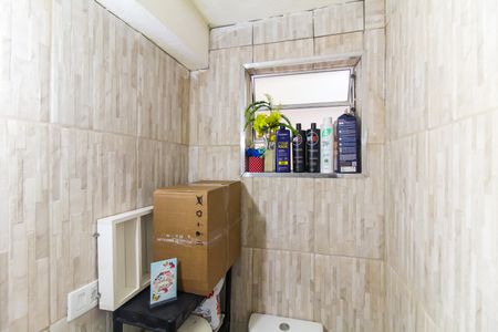 Casa de condomínio à venda com 170m², 2 quartos e 1 vagaBanheiro de Serviço