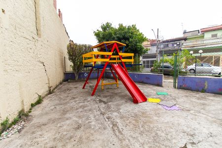 Casa de condomínio à venda com 170m², 2 quartos e 1 vagaPlayground