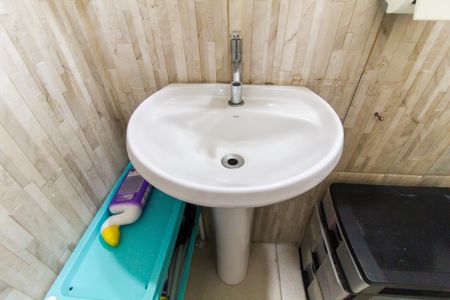 Casa de condomínio à venda com 170m², 2 quartos e 1 vagaBanheiro de Serviço