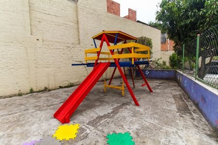 Casa de condomínio à venda com 170m², 2 quartos e 1 vagaPlayground