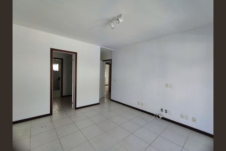 Casa de condomínio à venda com 180m², 4 quartos e 2 vagasSuíte 1