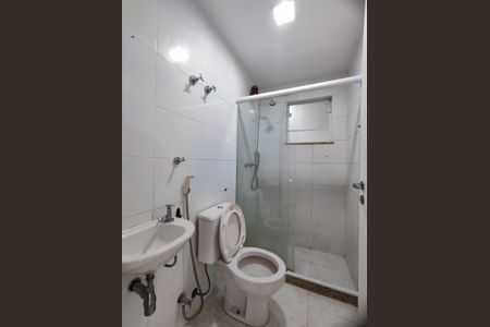 Casa de condomínio à venda com 180m², 4 quartos e 2 vagasBanheiro social
