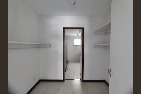 Casa de condomínio à venda com 180m², 4 quartos e 2 vagasSuíte 1 closet
