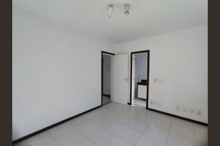 Casa de condomínio à venda com 180m², 4 quartos e 2 vagasSuíte 3