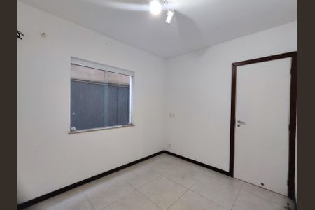 Casa de condomínio à venda com 180m², 4 quartos e 2 vagasQuarto 1