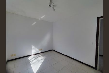 Casa de condomínio à venda com 180m², 4 quartos e 2 vagasSuíte 3