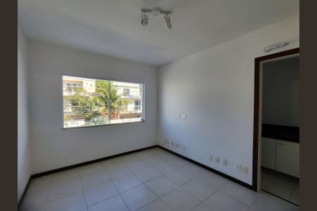 Casa de condomínio à venda com 180m², 4 quartos e 2 vagasSuíte 2