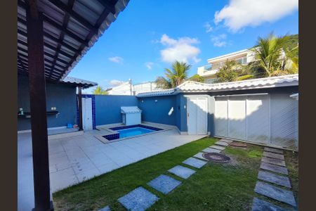 Casa de condomínio à venda com 180m², 4 quartos e 2 vagasÁrea externa